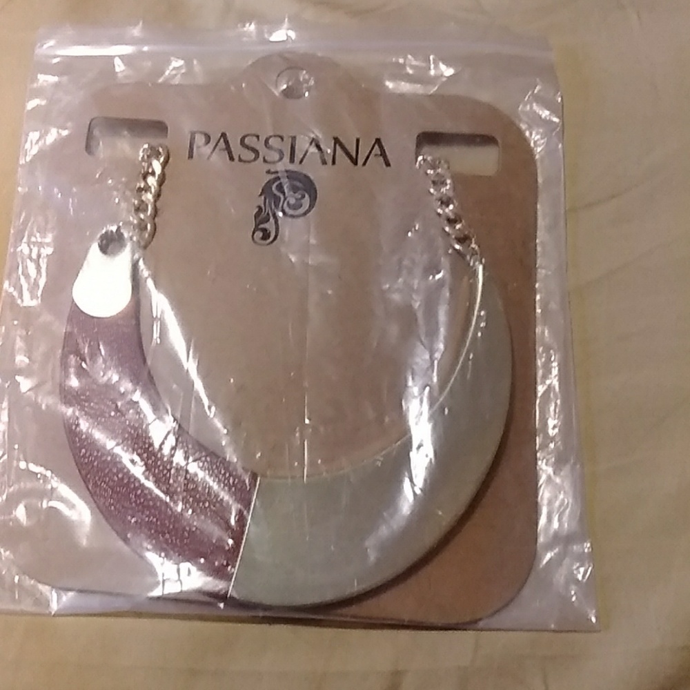 necklace - Picture 7 of 8